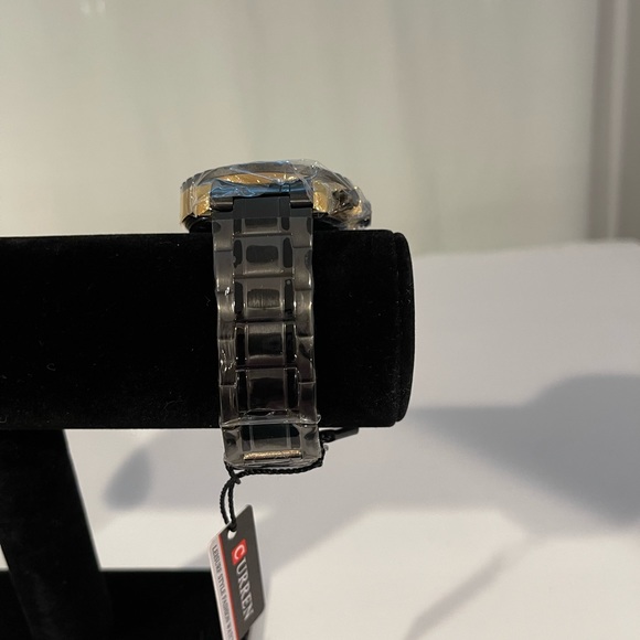 Curren Men Stainless Steel Chronograph Quartz Watch. Color Black/Gold. - Picture 8 of 11